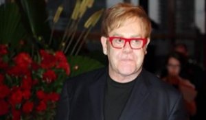 Non, Elton Jonh n'a pas zappé les funérailles de Whitney Houston