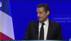 Quand Sarkozy salue ses spectateurs... qui n'existent pas