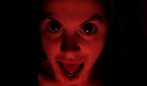 Parodie film d'horreur (DEVIL INSIDE) Plus flippant que l'Exorciste !
