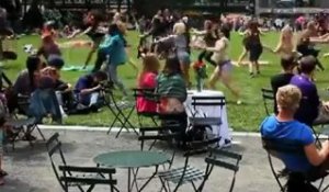 Demande en mariage à Bryant Park (Flashmob Michael Jackson)