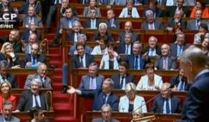 Gros chahut sur les bancs de l'Assemblée pour le discours d'Ayrault