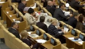 Le parlement russe interdit l'adoption d'enfants russes...