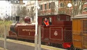 Un train à vapeur dans le métro londonien