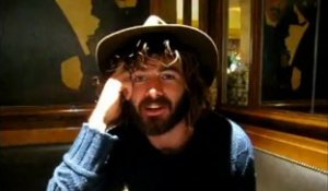Angus Stone vous remercie