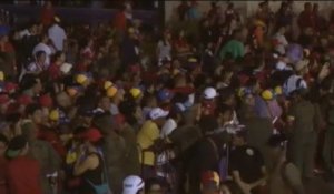 Des milliers de Vénézuéliens se recueillent sur le cercueil de Chavez