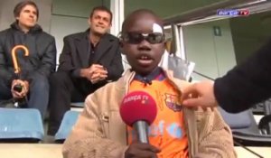 Mamadou Lamine, 9 ans et aveugle de naissance, a rencontré les joueurs du Barça