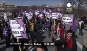 Défilé à Istanbul pour la Journée... - no comment