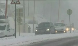 Neige et chaussées verglacées dans la Manche et le Pas-de-Calais