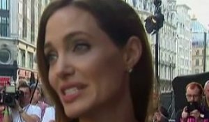 Jacqueline Bisset : "Angelina Jolie a été courageuse"