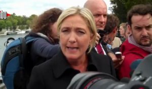 Marine Le Pen jette l'Euro à la Seine