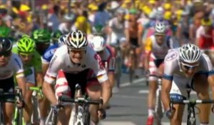 Tour de France : un coup d'épaule du Britannique Cavendish fait tomber un coureur