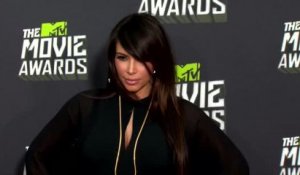 Kim Kardashian tient ses fans au courant