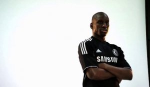 Chelsea dévoile son nouveau maillot third (2013-2014)