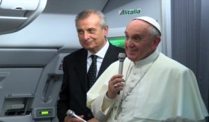 Le Pape dans l'avion de retour du Brésil (Version Internationale)