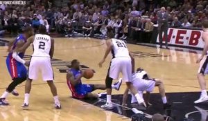 Manu Ginobili éclate sa chaussure en plein match de Basket!