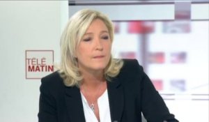 Marine Le Pen dénonce les "tactiques politiciennes" de François Fillon