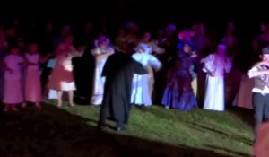 Neuville-Bosc  Le son et lumiere Arsène Lupin joué avec brio par 150 bénévoles