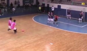 Futsal : une incroyable combinaison sur coup-franc !