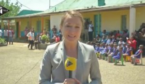 Afrique du Sud : Valérie Trierweiler "à l'écoute" des enfants de Soweto