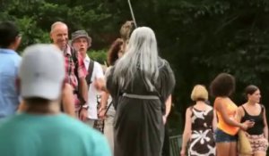 "Tu ne passeras pas!!" Gandalf à Central Park en caméra cachée!!