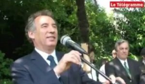 Européennes. François Bayrou en campagne à Brest