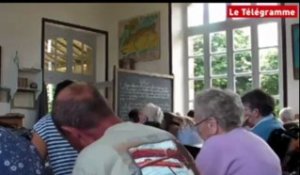 Saint Nicolas Du Pelem 22 A L Ecole Des Annees 30 Sur Orange Videos