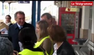 Vannes. François Bayrou très attendu en gare