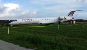 Un avion sort de la piste à Lorient