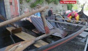 Douarnenez. Un drakkar entre au Port-Musée