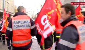 Brest. Une cinquantaine de pompiers manifestent