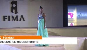 Le défilé du concours top modèle femme au Fima 2013