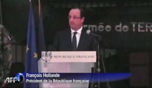 En visite à Bangui, Hollande défend l'intervention française en Centrafrique