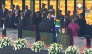 Mandela est à Qunu, Desmond Tutu ne "viendra pas" faute d'invitation