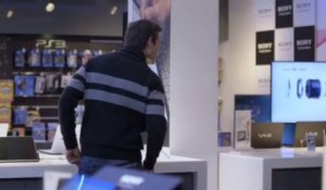 Insolite : Andrés Iniesta en vendeur de téléphones !