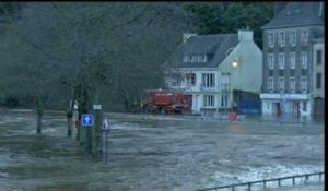 Crues dans le Finistère : "L'eau monte très vite, on a peur", dit Noël, de Quimperlé