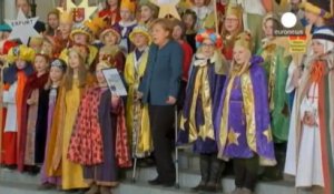 Angela Merkel et ses béquilles à la Chancellerie