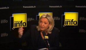 Marine Le Pen stigmatise la "troïka PS-UMP-MEDEF"