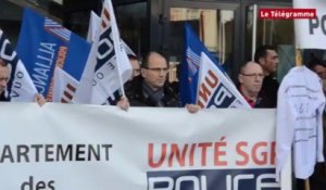 Saint-Brieuc. Les policiers manifestent devant le commissariat