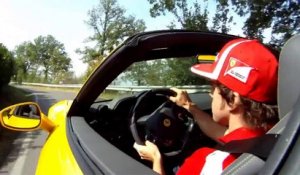 Fernando Alonso test la Ferrari 458 Spider