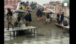 Tempêtes de neige en Serbie et Roumanie, inondations en Italie