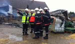 Incendie de deux hangars dans une ferme à Tourouvre