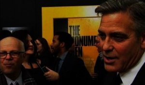 Bradley Cooper, Clooney et Galabru: la semaine Showbiz - 07/02