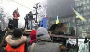 Ukraine : un concert de piano anime les barricades de Kiev