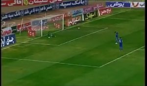 Football - Le missile de Vouria Ghafour