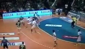 But étrange de Manuel Späth (Frisch Auf Göppingen) / Bundesliga Handball