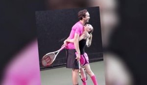 Kaley Cuoco dévoile son nouveau tatouage durant un match de tennis avec Ryan Sweeting
