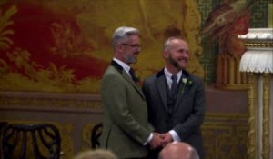 Premiers mariages à minuit pour les homosexuels britanniques
