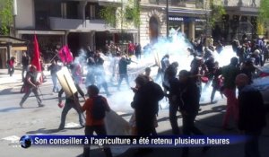 Le déplacement de Hollande à Rodez perturbé par des manifestants