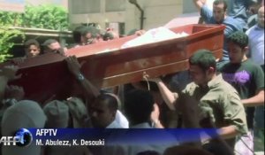 L'Egypte pleure ses morts dans les deux camps