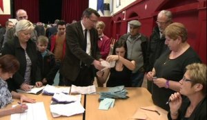 Municipales: dépouillement dans un bureau de vote à Forbach